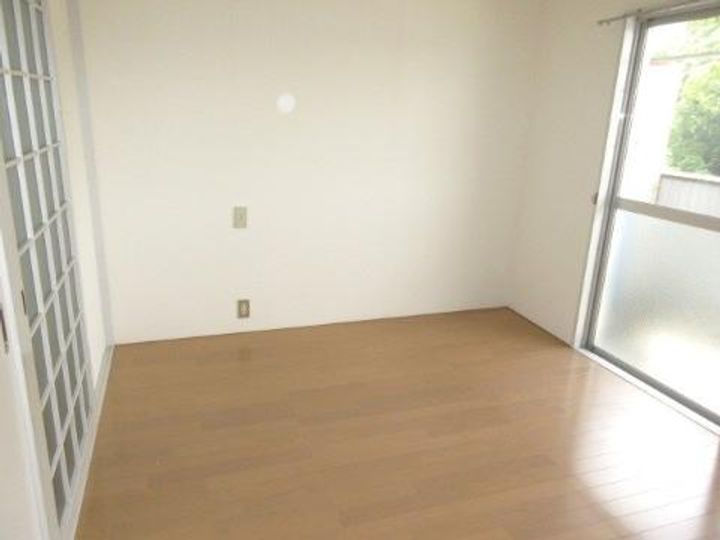 愛媛県宇和島市丸之内5(マンション)の賃貸物件の居間