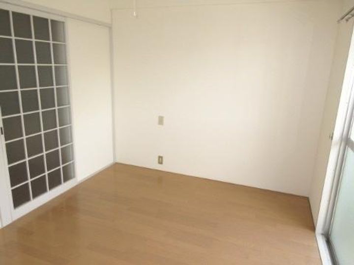 愛媛県宇和島市丸之内5(マンション)の賃貸物件の居間