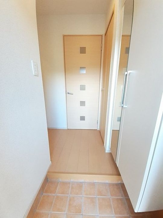 インフィニティ Iの玄関