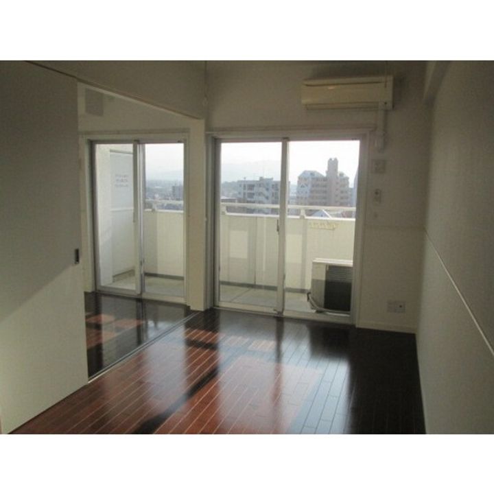 エフ・パルク高宮の居間