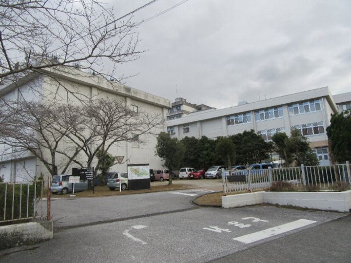 おこう仁ハイツ B棟の周辺