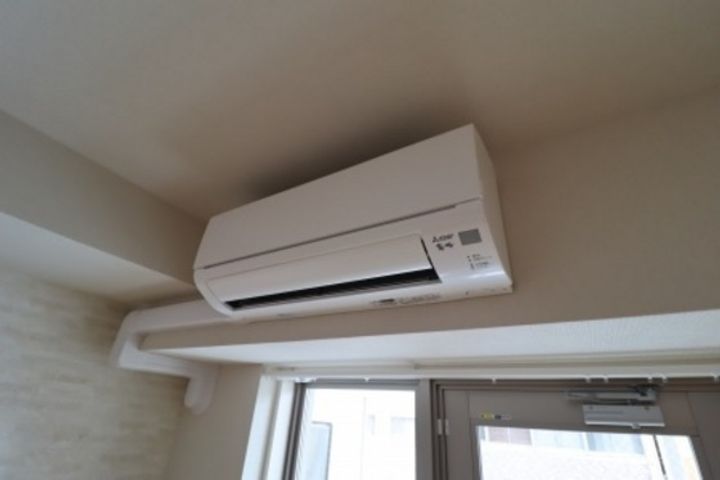 La neige 中山下の内装