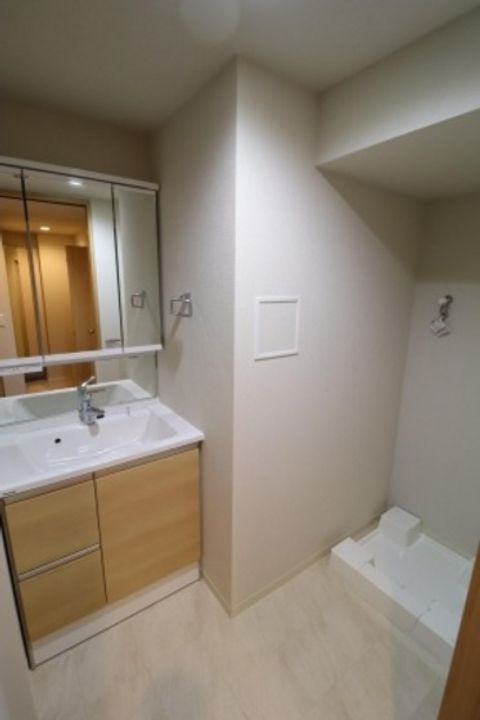 La neige 中山下の内装