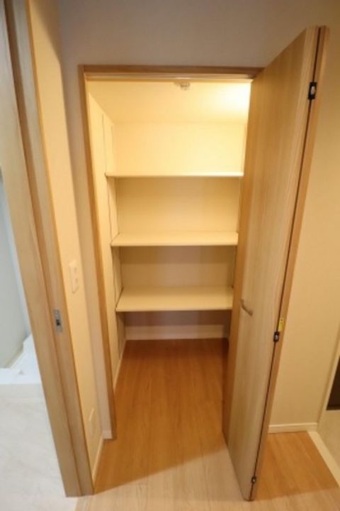 La neige 中山下の内装