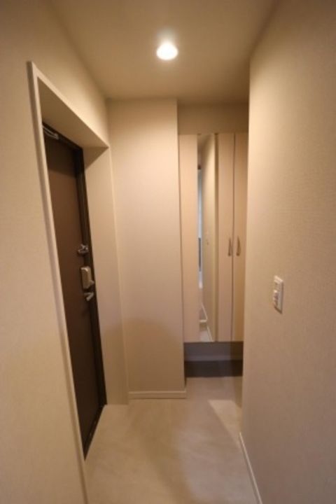 La neige 中山下の玄関