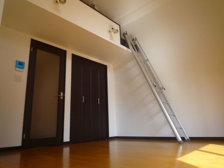 Zephyr Court丸山台IIの居間