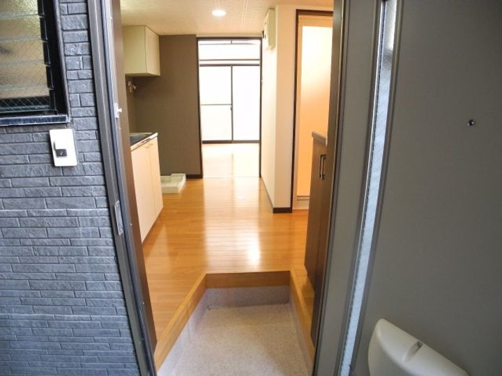 ニューシャル夢本尾IIの玄関