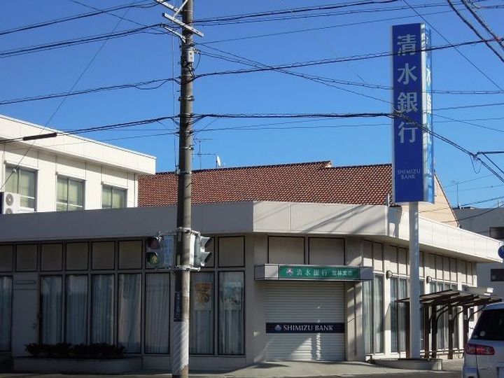 クレメントの周辺