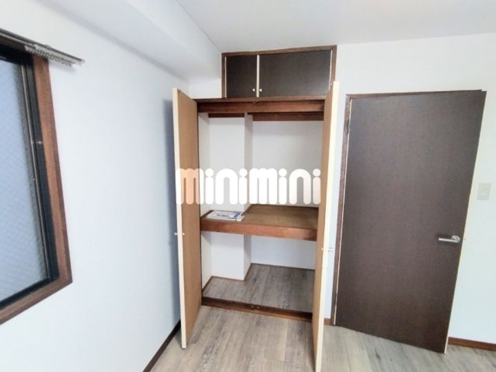 山崎ビルの内装