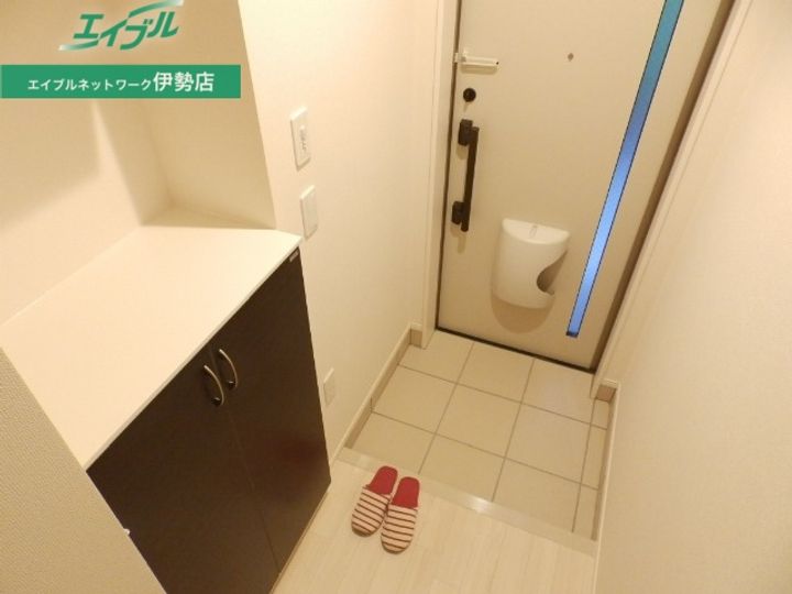 グランマール 弐番館の玄関
