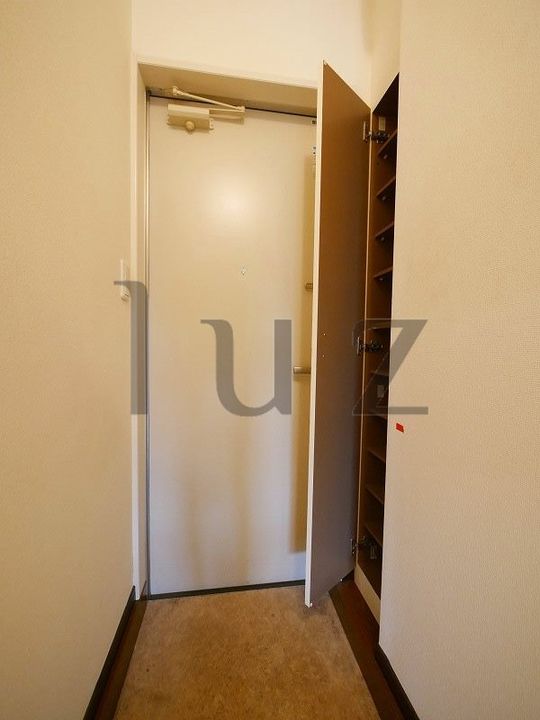 グランディール2番館の玄関