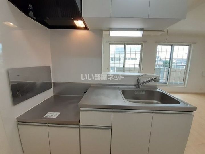栃木県鹿沼市上野町(アパート)の賃貸物件のキッチン