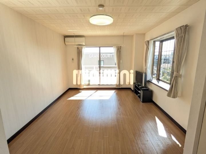 サンハイツ高宮の居間