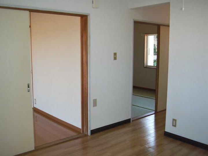 カトレアハイム本納の内装