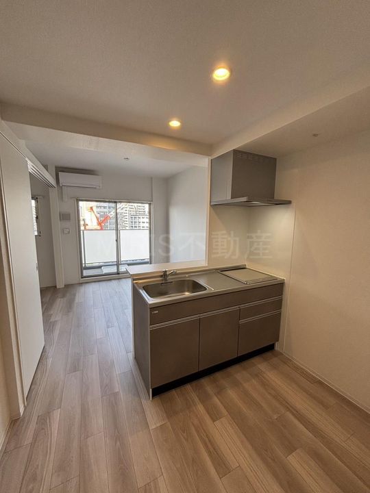 セレニテ江坂エクラのキッチン