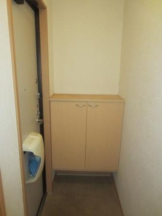 ルミエール神宮 IIの玄関