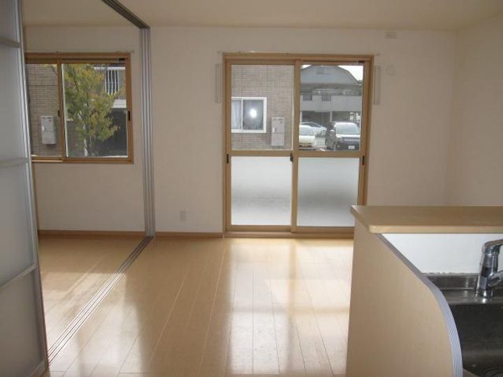 ルミエール神宮 IIの居間