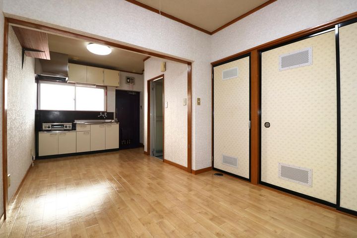 サンライフ向山の居間