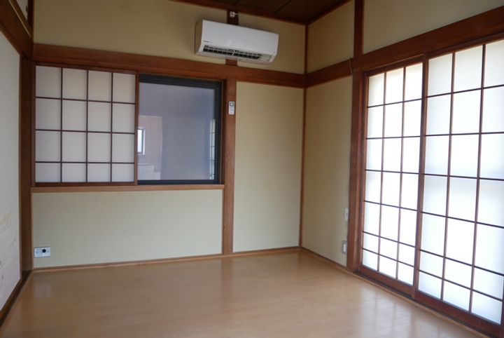 小川アパートの居間