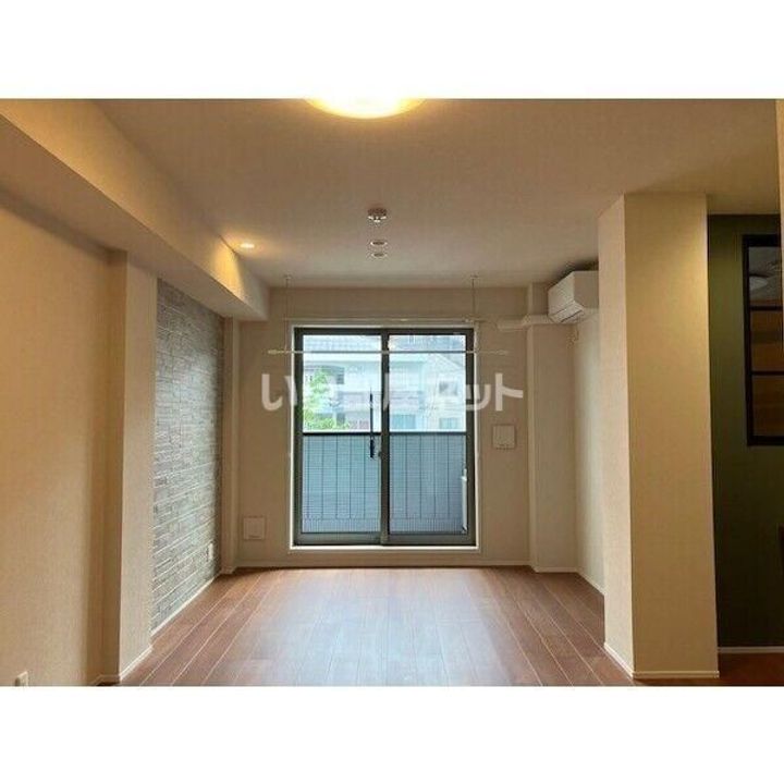 栃木県宇都宮市二番町(アパート)の賃貸物件の居間