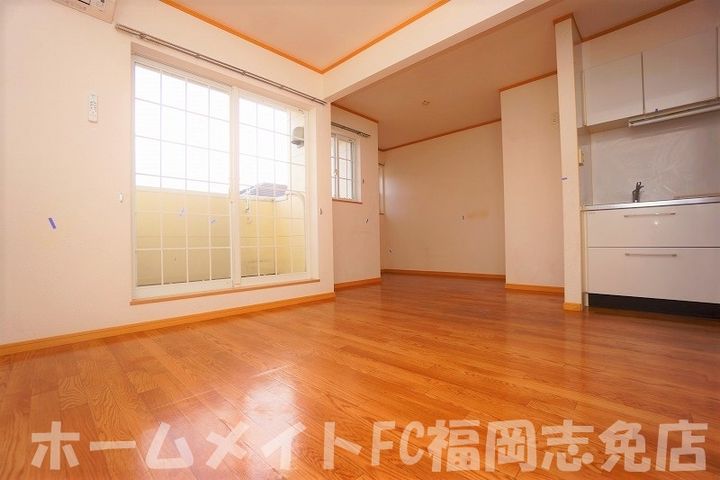 福岡県糟屋郡須惠町大字植木(アパート)の賃貸物件の居間