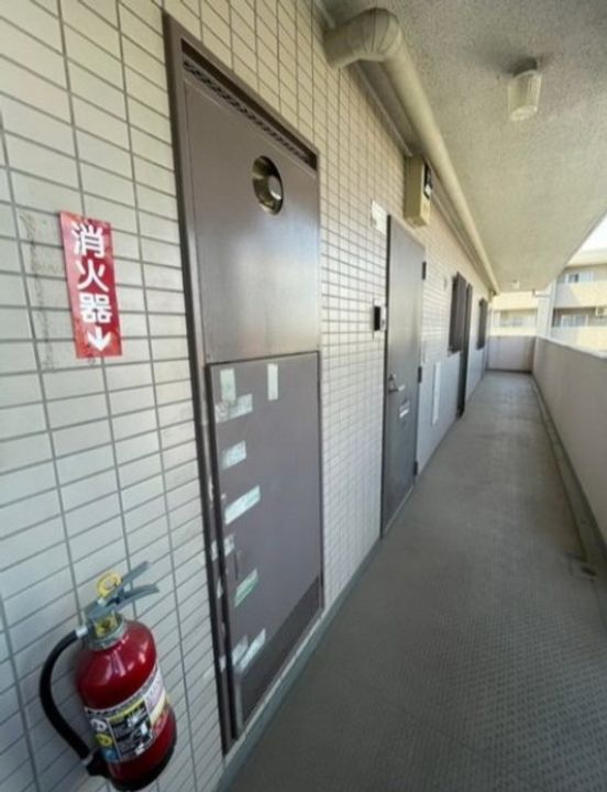 INOVE日野台の玄関