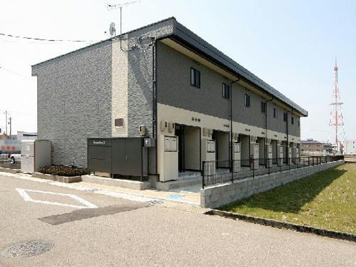 レオパレスALLUREIIの外観