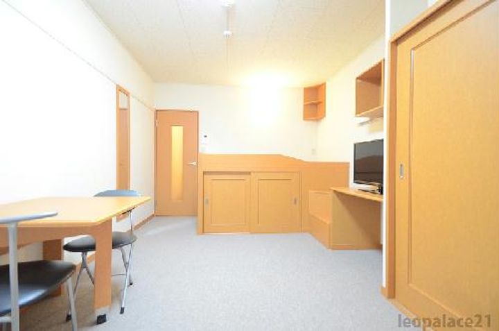 レオパレスALLUREIIの居間