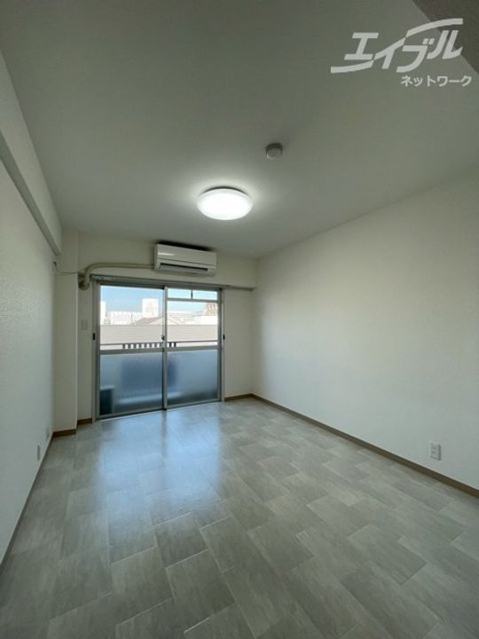 第8東昌ハイツA棟の居間