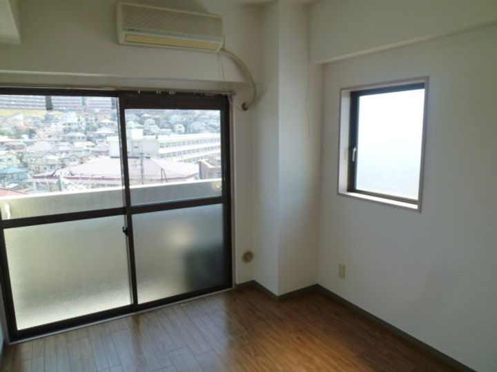 クリオ金沢文庫壱番館の居間