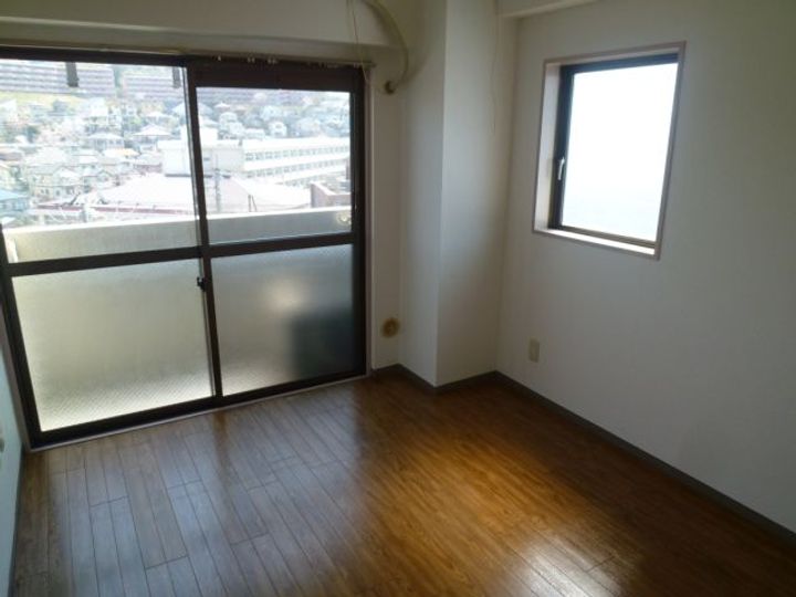 クリオ金沢文庫壱番館の居間