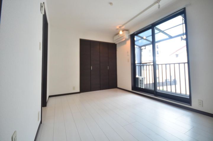 東京都目黒区中目黒4(アパート)の賃貸物件の居間