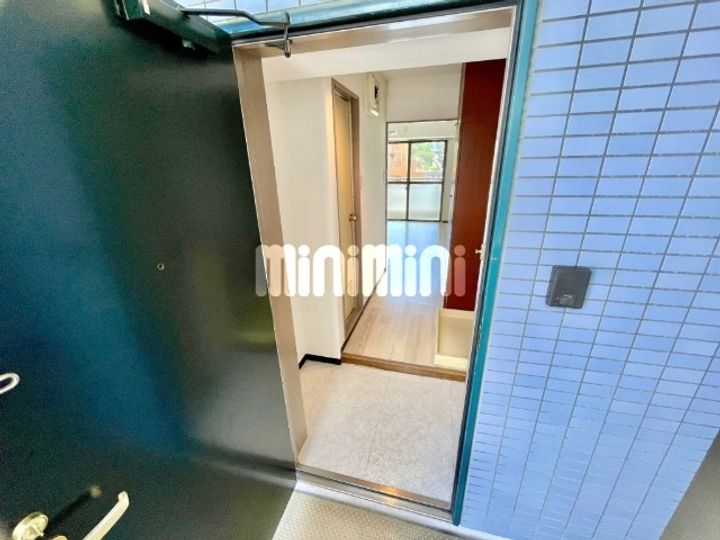 TK北野ビルの玄関