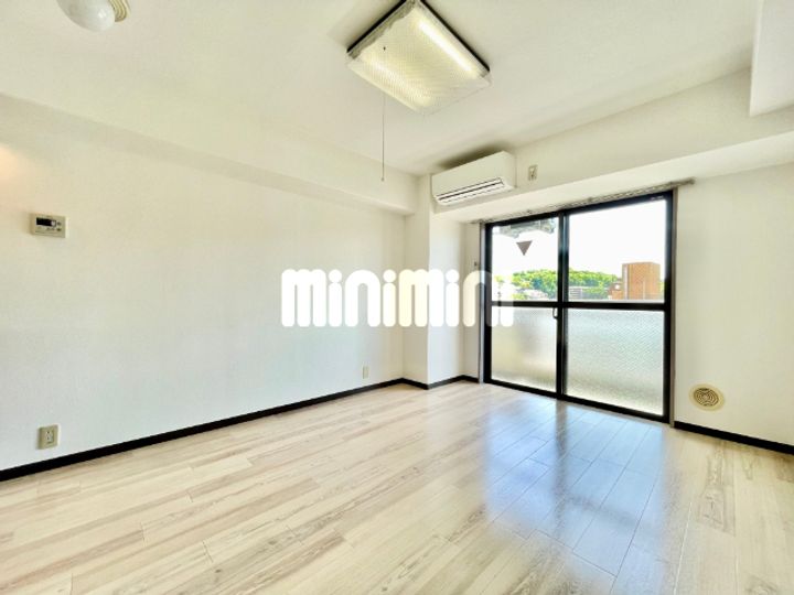 TK北野ビルの居間