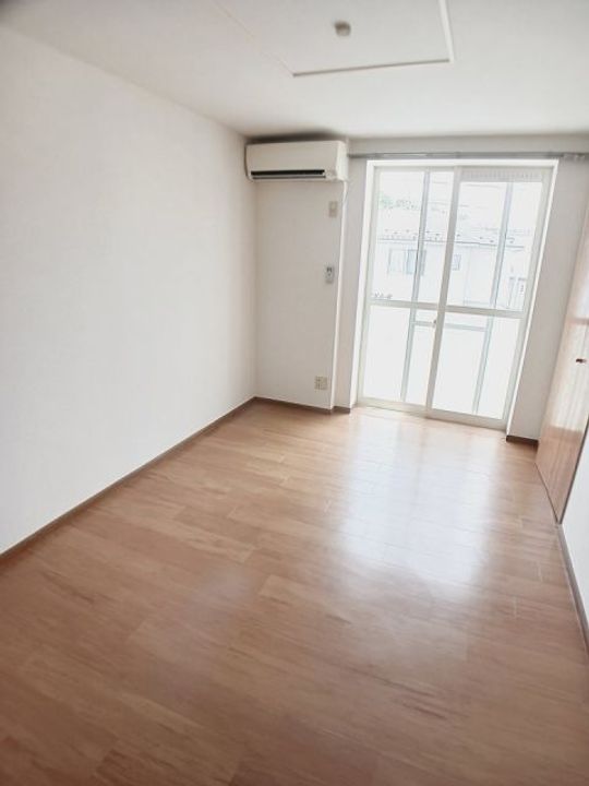 コーポスウイートの居間