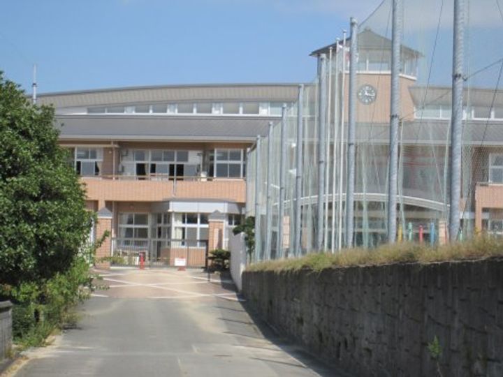 シャルネドマンションの周辺