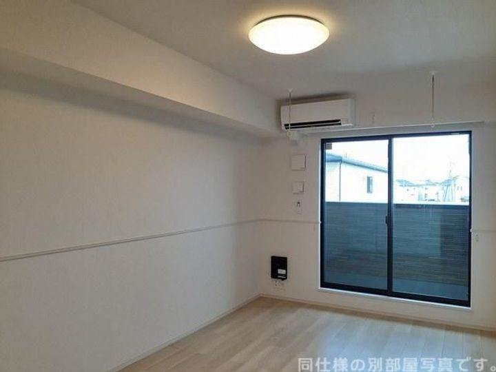 サウス ブリーズ ショウワの居間