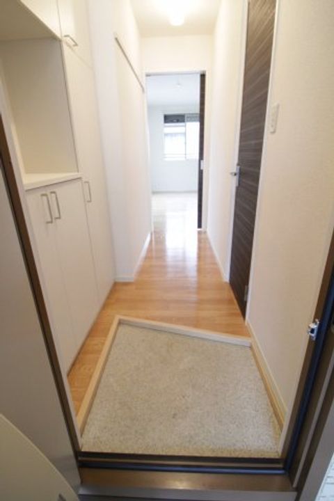 メゾンボナールの玄関