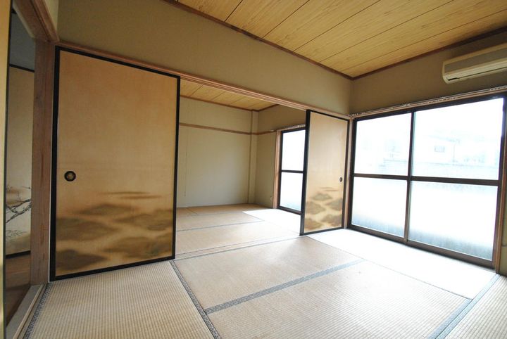 鈴木コーポの居間