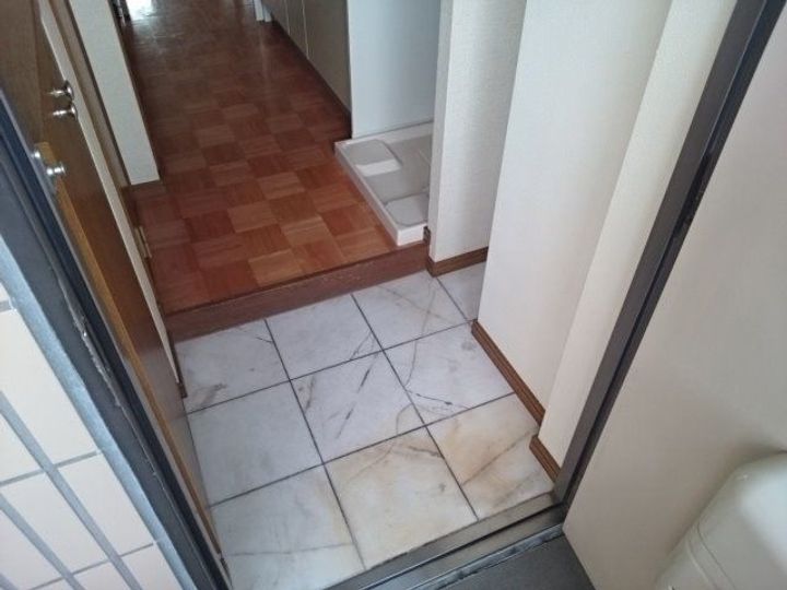 安武マンション城北の玄関