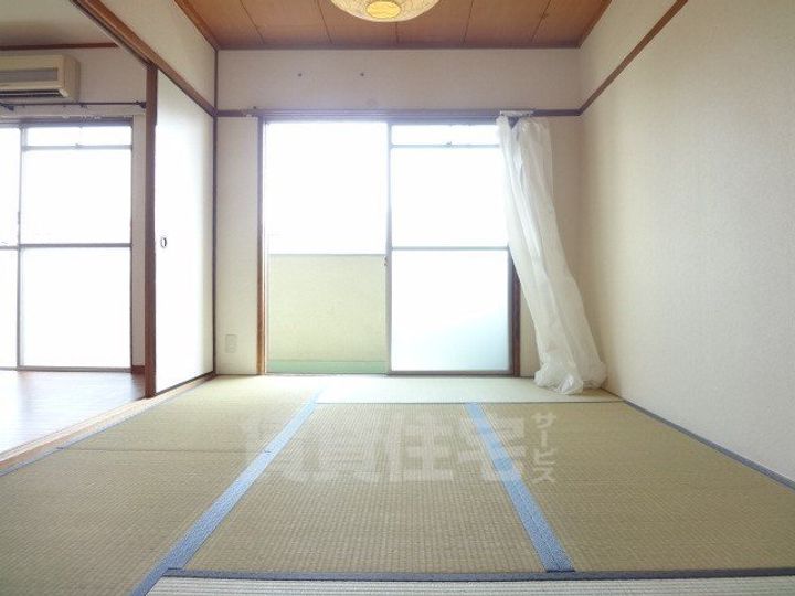 新金岡町2丁4住宅の内装