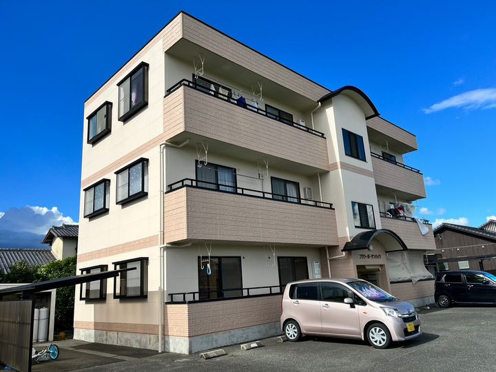 フラワーガーデンハイツの外観