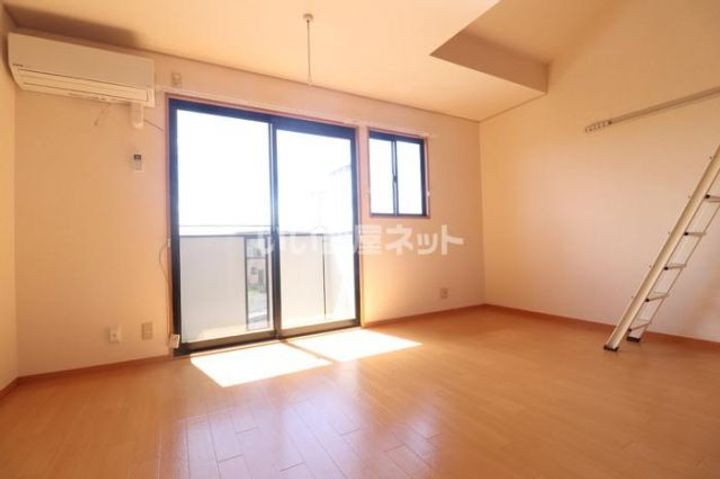 福島県郡山市安積町日出山字大洲河原(アパート)の賃貸物件の居間