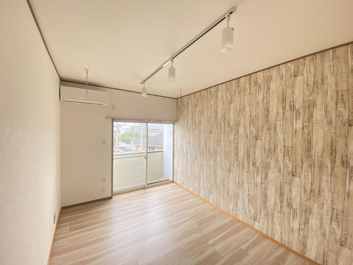 ルピナスBの居間