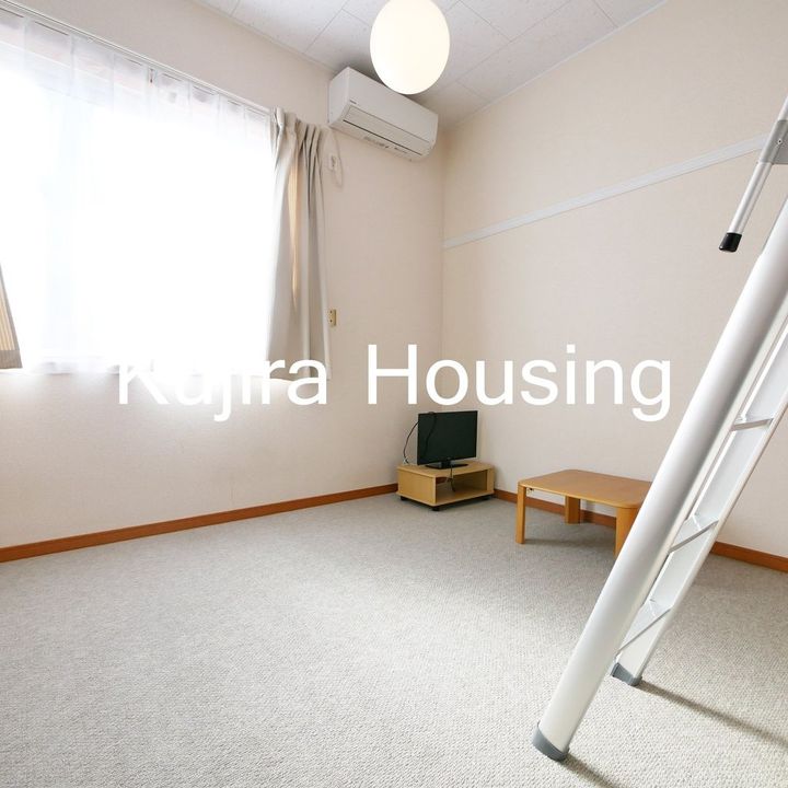 埼玉県北足立郡伊奈町内宿台4(アパート)の賃貸物件の居間
