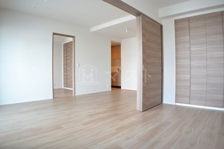 大阪府大阪市中央区南本町4(マンション)の賃貸物件の居間