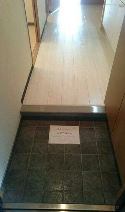 アパートメント膳所の玄関