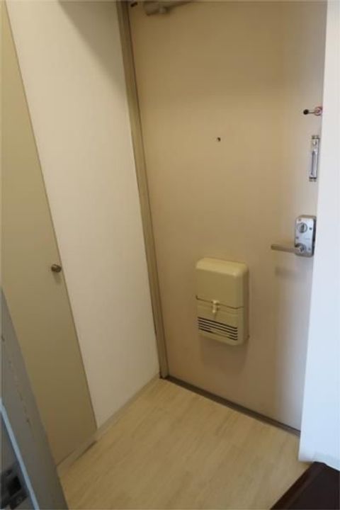 ロイヤルマンション市川の玄関