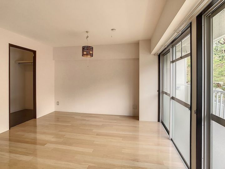 PIVOTマンション広沢の内装