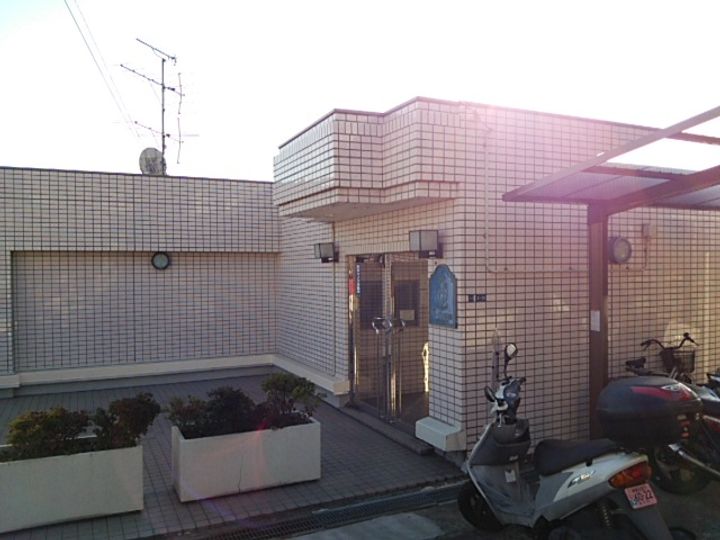 神奈川県横浜市神奈川区白幡西町(マンション)の賃貸物件の外観